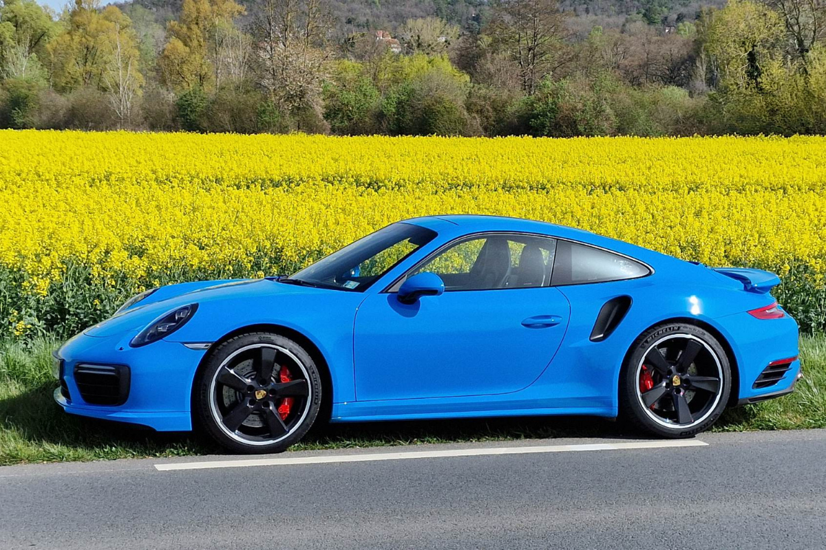 Porsche 991 turbo phase 2 flat 6 magazine