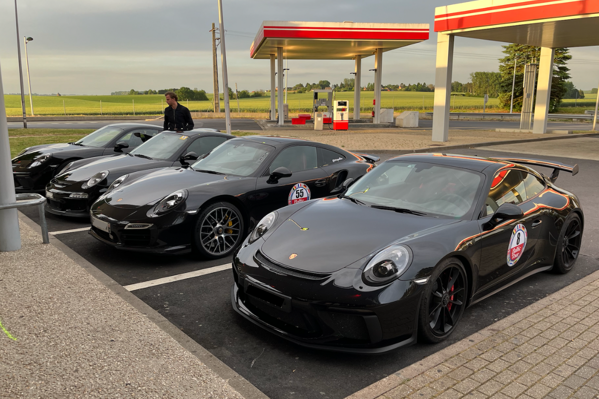 Porsche 991 turbo s flat 6 magazine 1