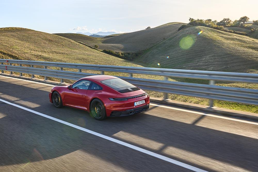 Porsche 992 carrera gts 2