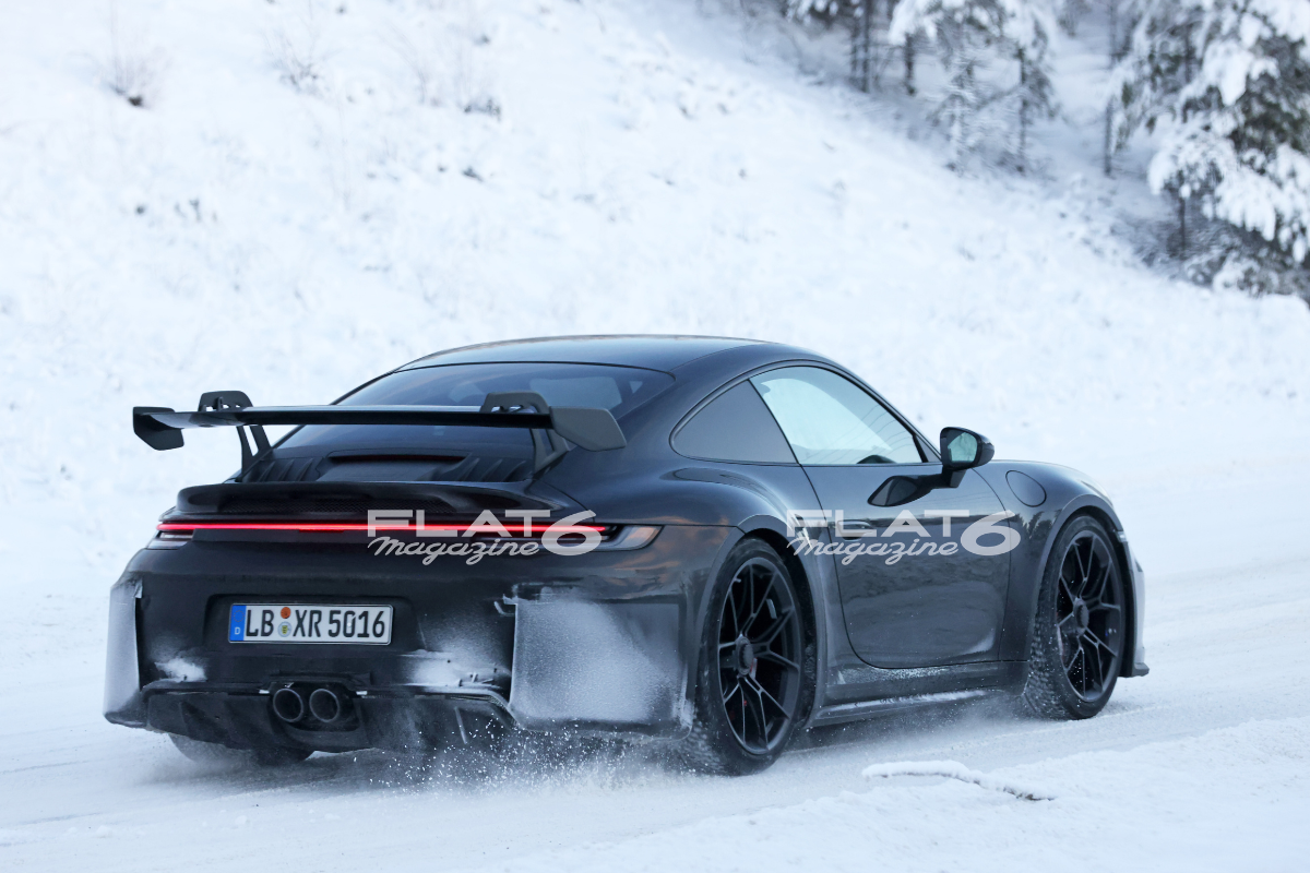 Porsche 992 gt3 phase 2 flat 6 magazine