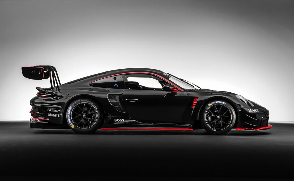 Porsche 992 gt3 r flat 6 mag