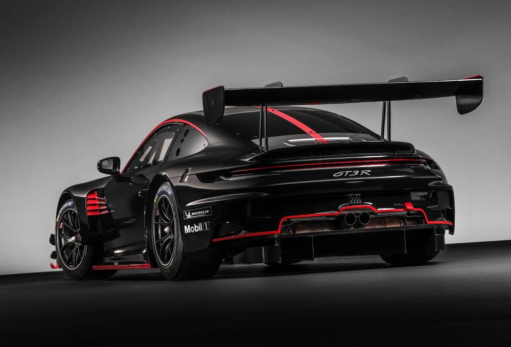 Porsche 992 gt3 r flat 6 magazine jpg