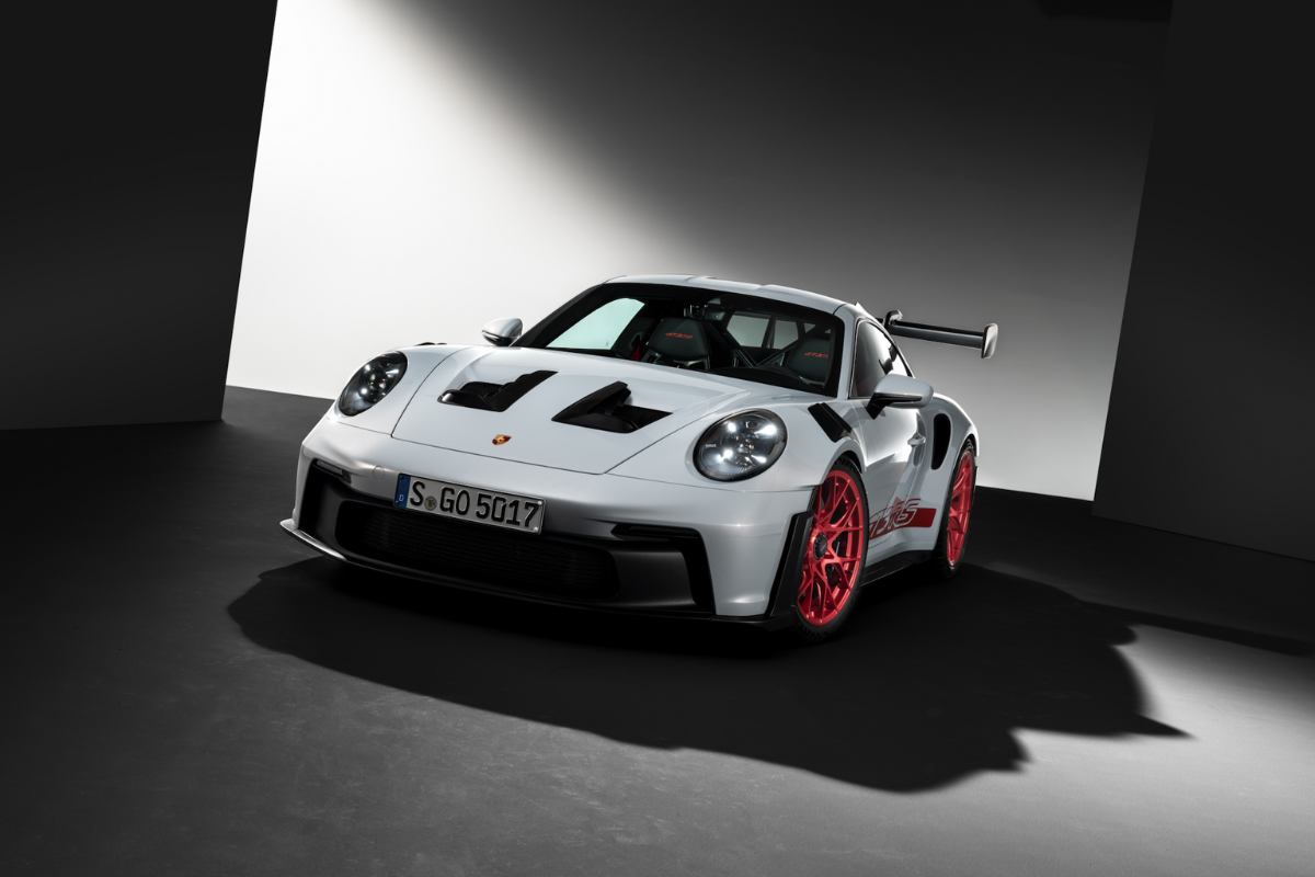 Porsche 992 gt3 rs flat 6 magazine