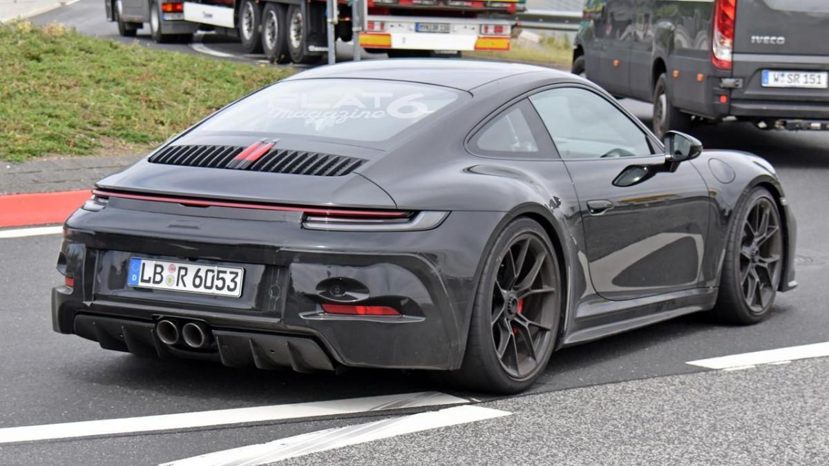 Porsche 992 gt3 touring 2
