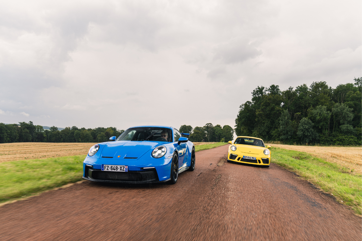 Porsche 992 gt3 vs 992 gt3 flat 6 png