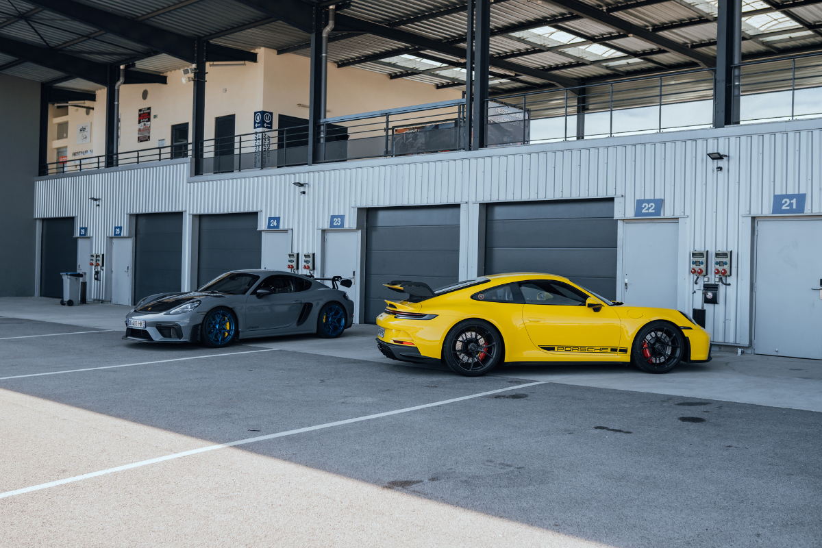 Porsche 992 gt3 vs gt4 rs flat 6 mag