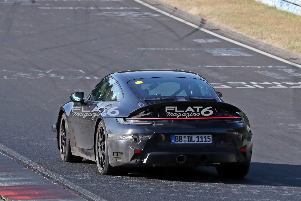 Porsche 992 gts phase 2 flat 6 mag