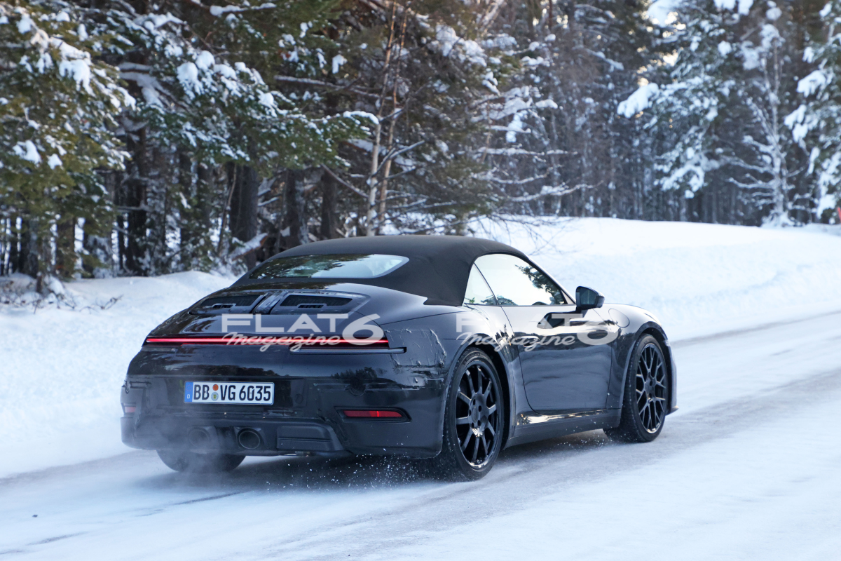 Porsche 992 phase 2 cabriolet flat 6 mag