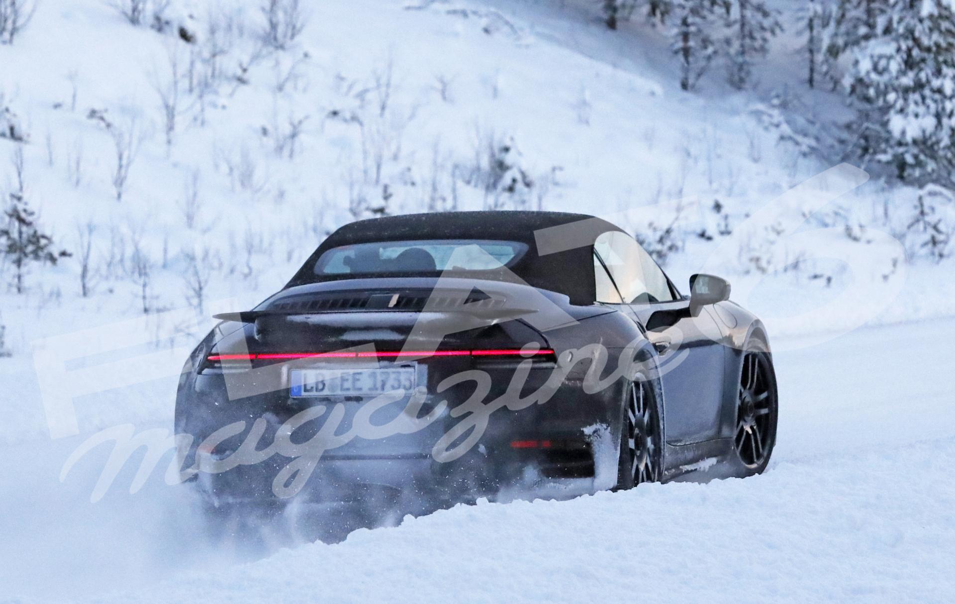 Porsche 992 turbo convertible winter 7