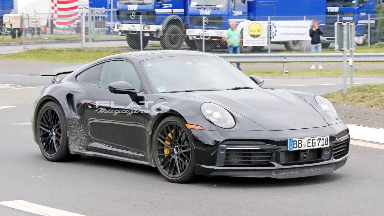 Porsche 992 turbo s e hybrid 2