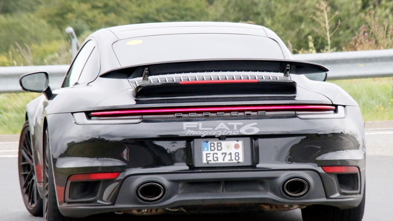 Porsche 992 turbo s e hybrid 3