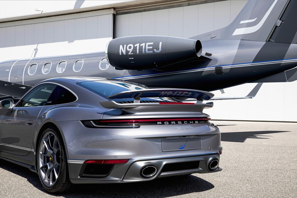 Porsche 992 turbo s embraer