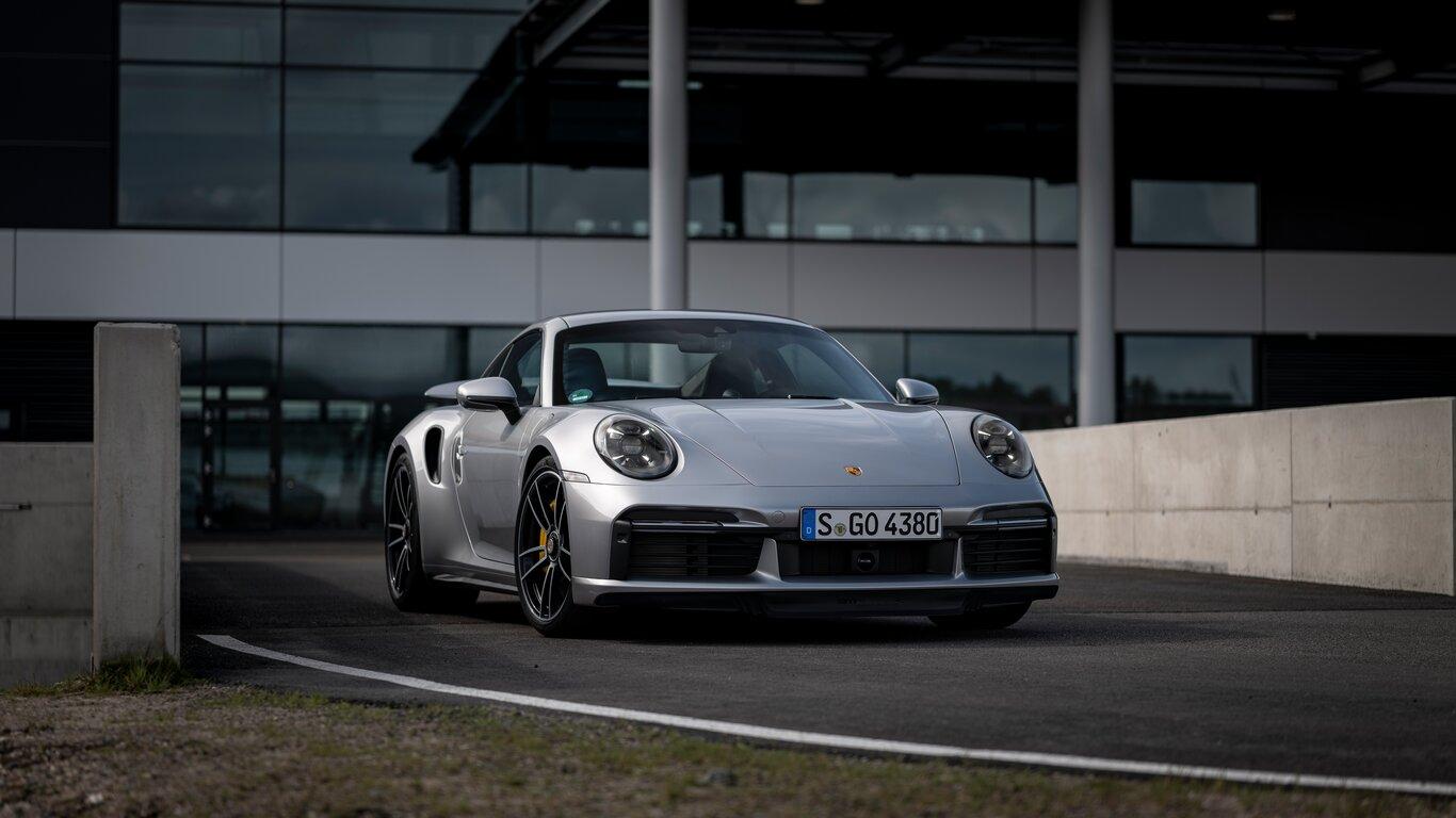 Porsche 992 turbo s flat 7