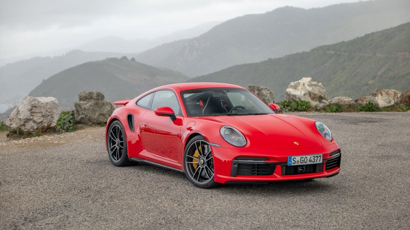 Porsche 992 turbo s rouge indien flat 6 magazine