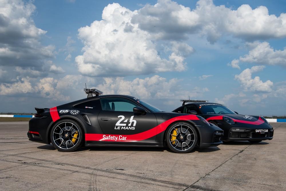 Porsche 992 turbo s safety car 4