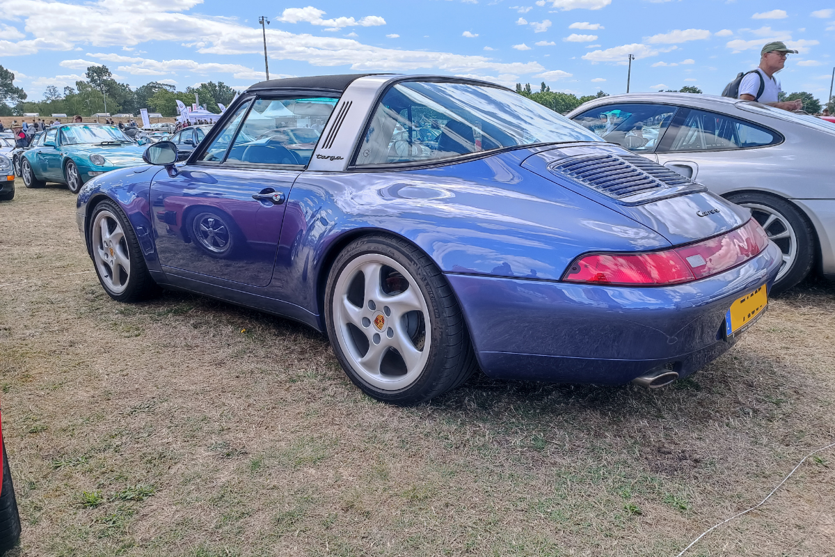 Porsche 993 bleu zenith flat 6 magazine