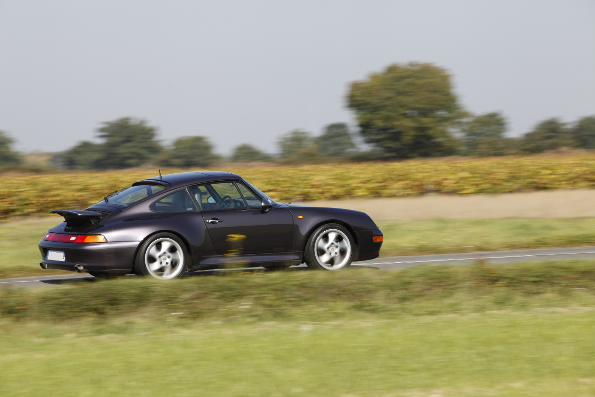 Porsche 993 carrera s flat 6 mag