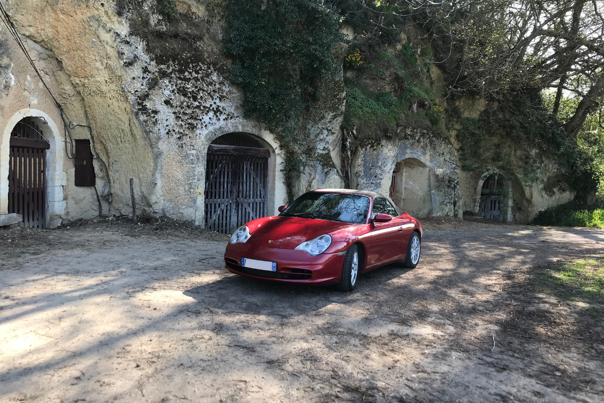 Porsche 996 cabriolet rouge orient