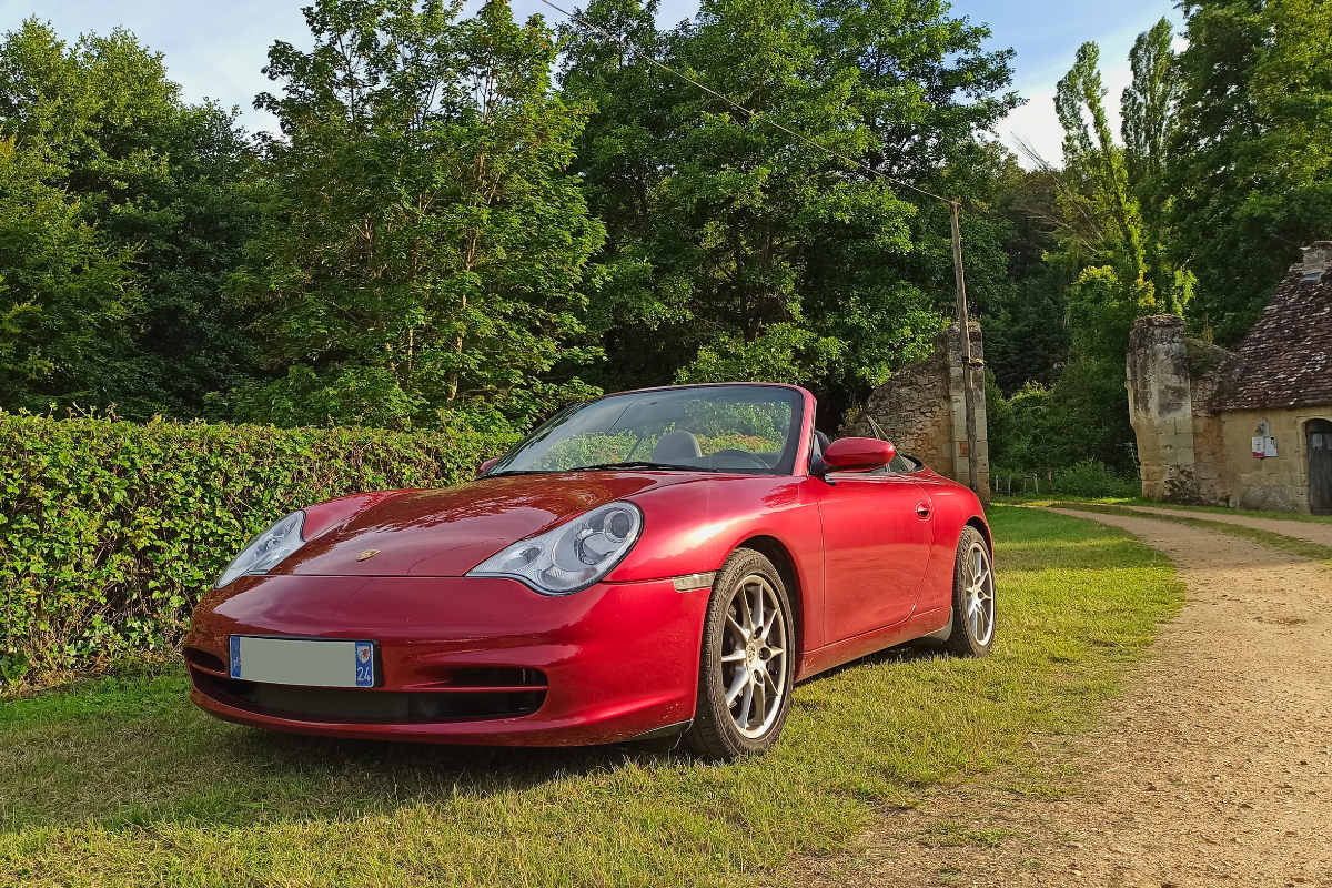 Porsche 996 cabriolet rouge orient png