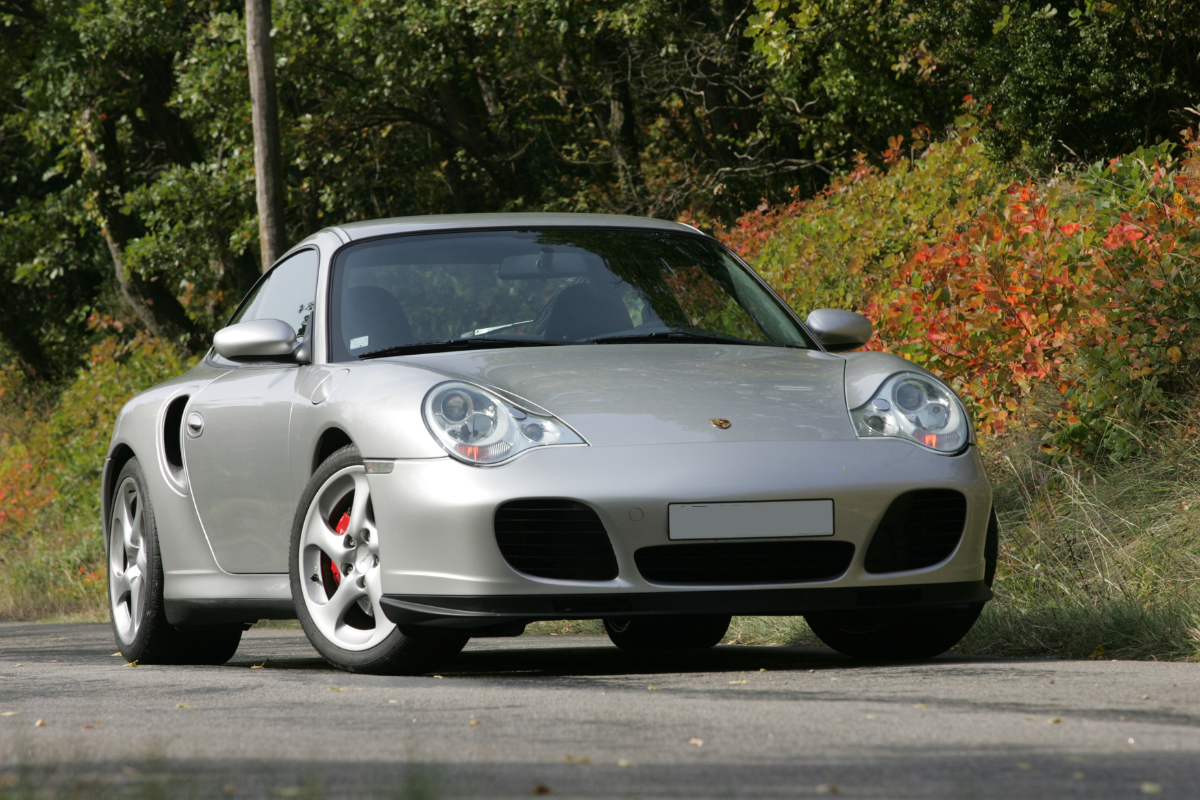 Porsche 996 turbo flat 6 magazine 1