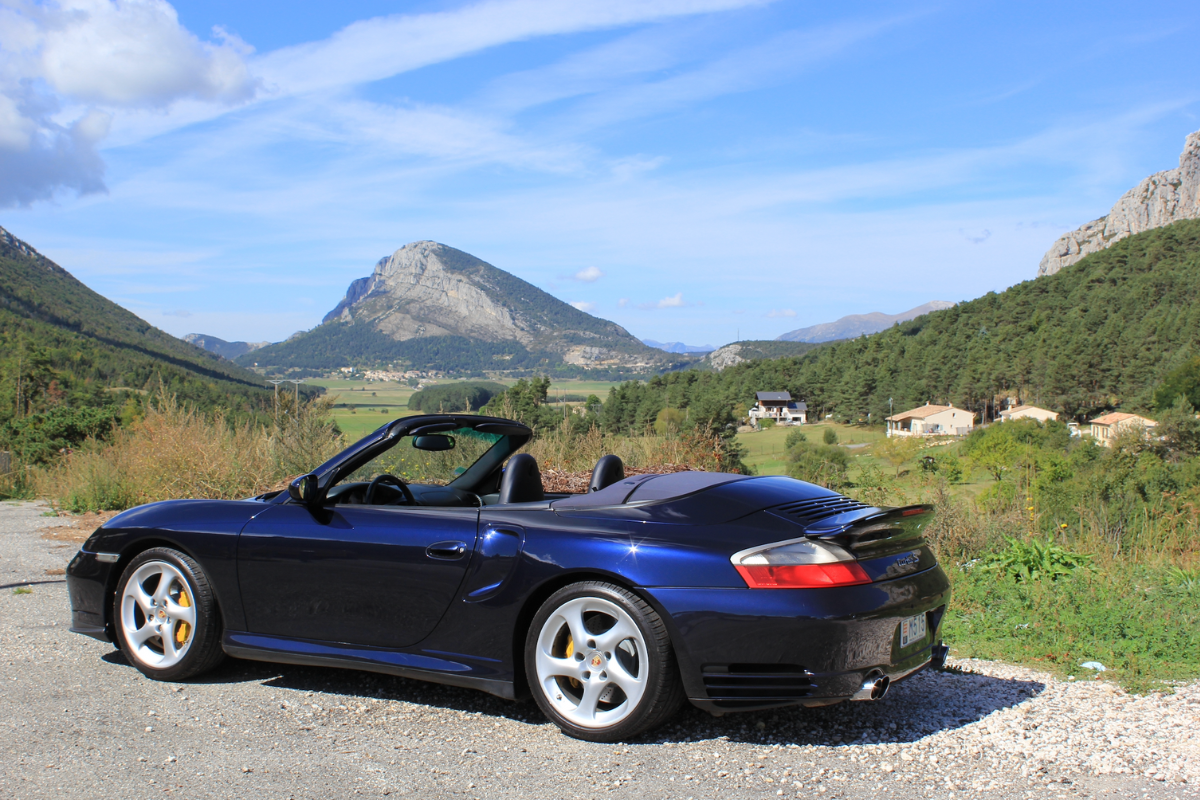 Porsche 996 turbo s cabriolet flat 6 mag