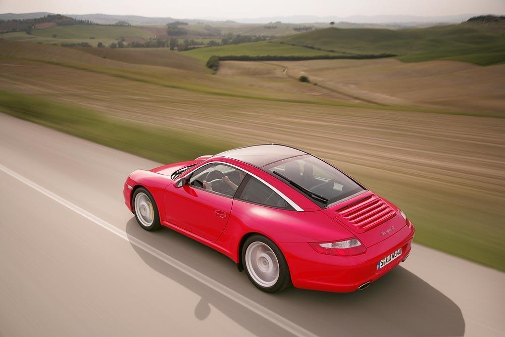 Porsche 997 targa 4 rouge