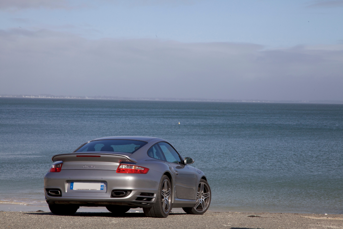 Porsche 997 turbo flat 6 magazine