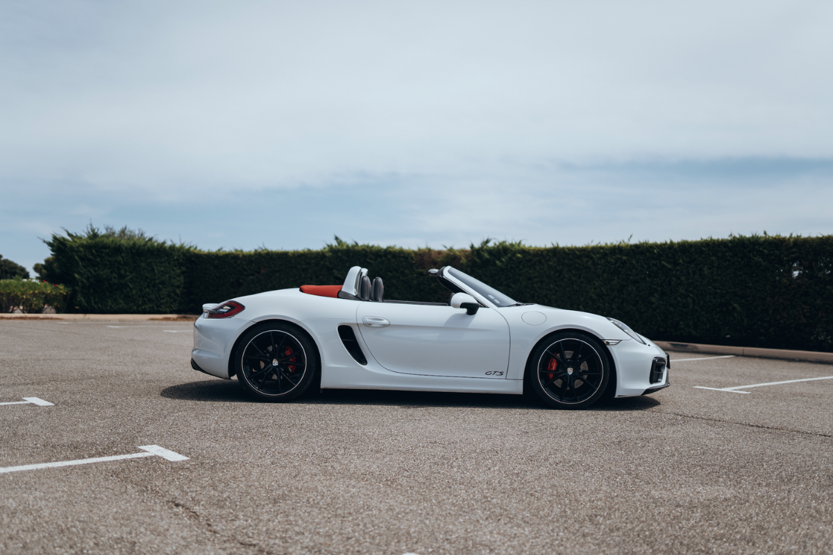 Porsche boxster 981 gts flat 6 magazine 1