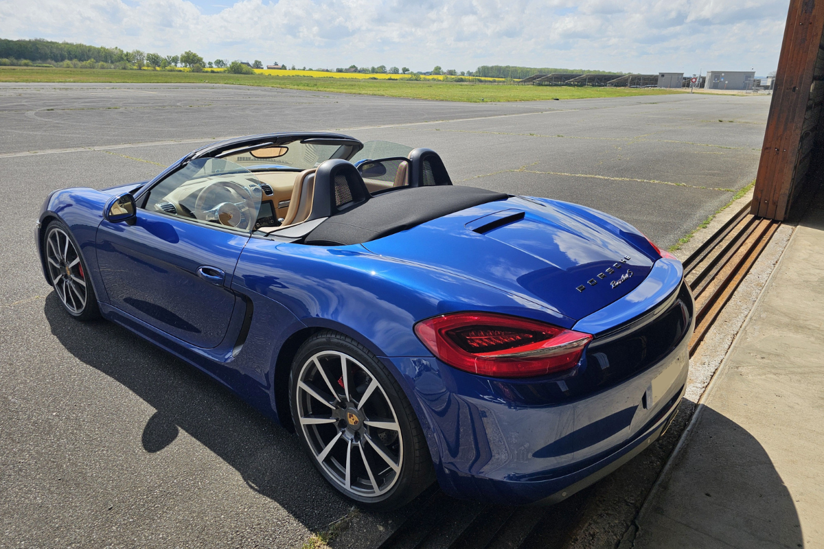 Porsche boxster s 981 aqua blue