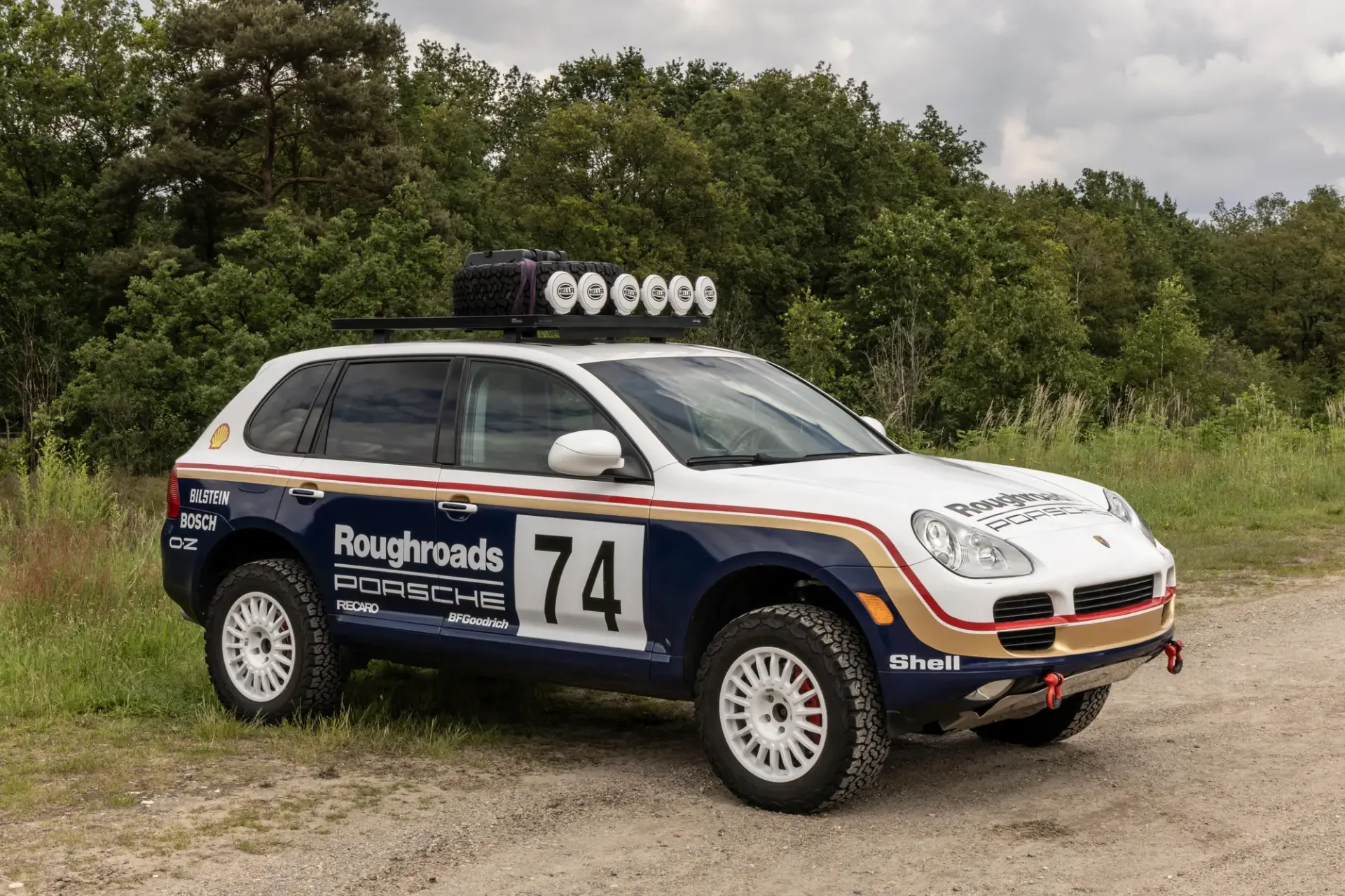 Porsche cayenne dakar 1