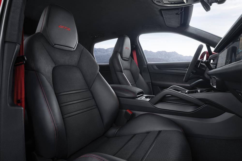 Porsche cayenne gts 2024 interieur