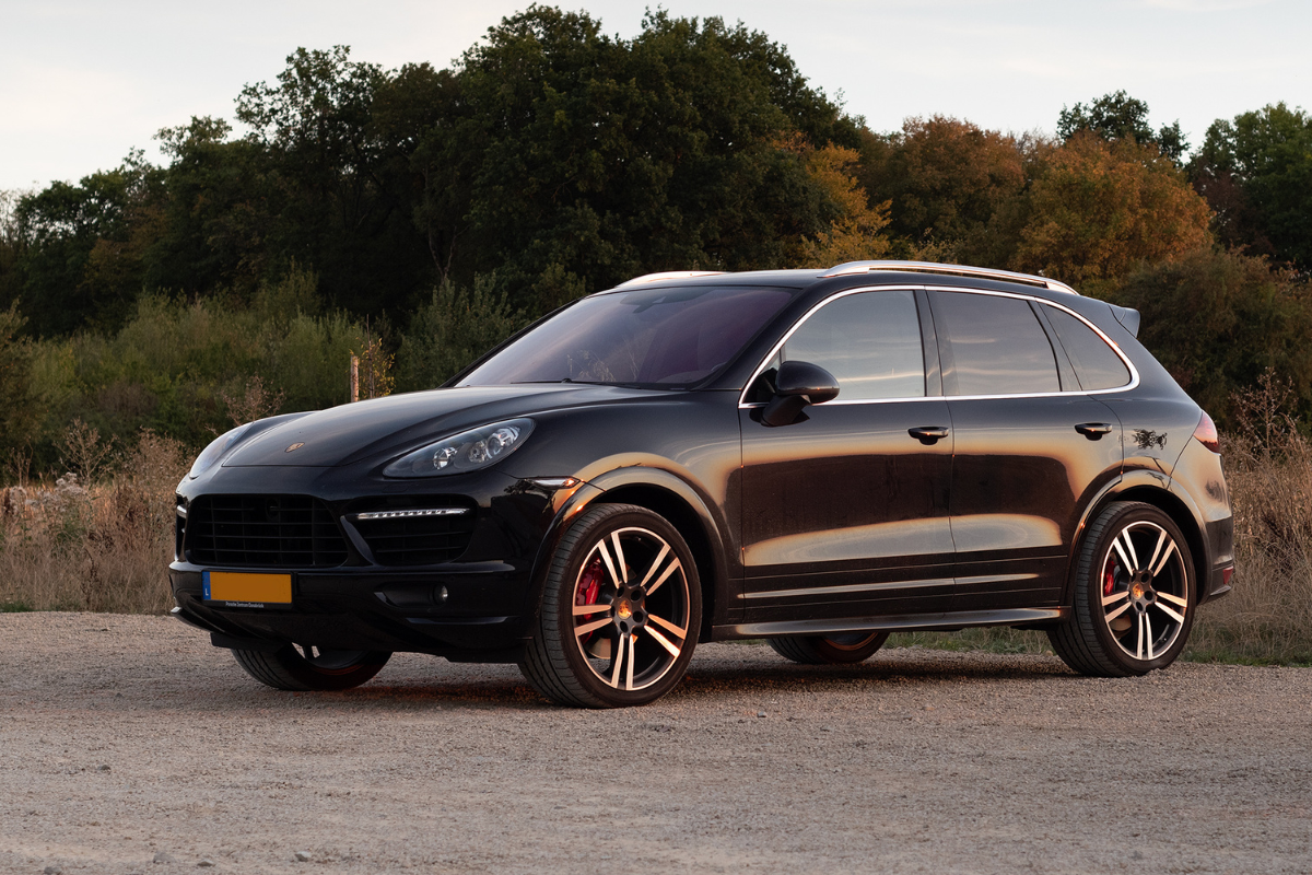 Porsche cayenne gts flat 6 magazine