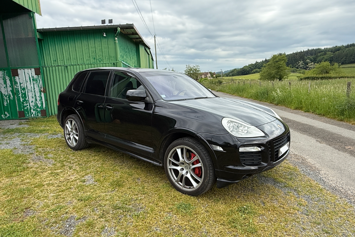 Porsche cayenne gts