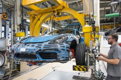 Porsche cayman 718 production 1