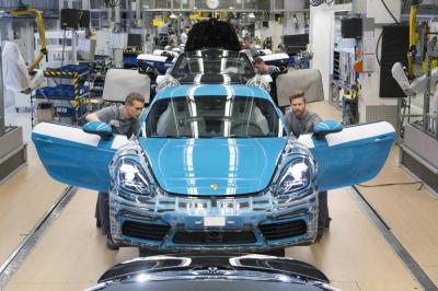 Porsche cayman 718 production 3