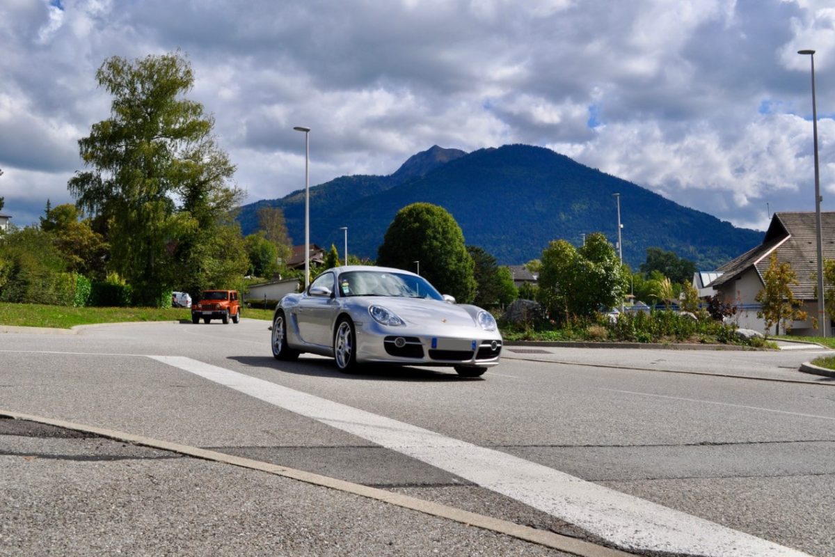 Porsche cayman 987 s flat 6 magazine 1