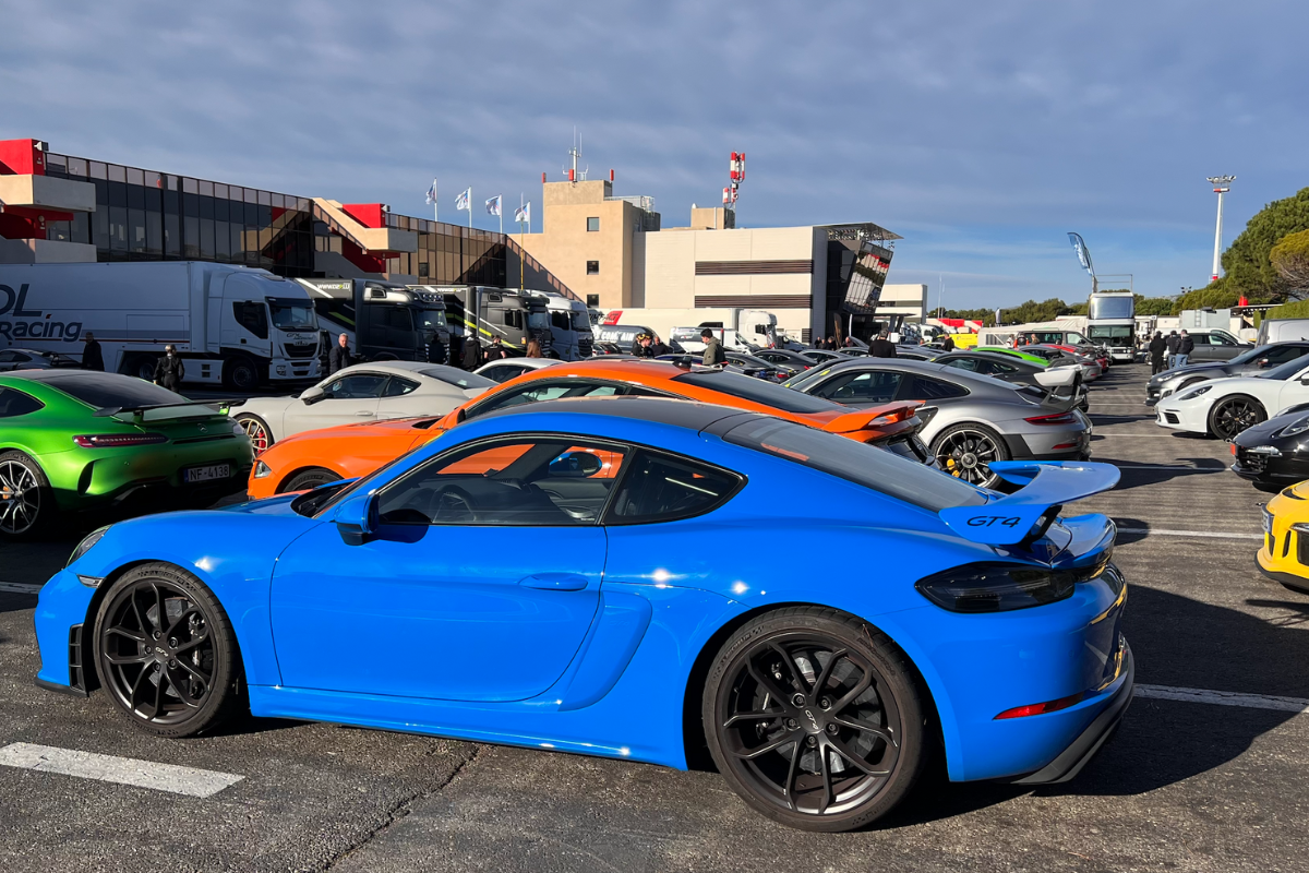 Porsche cayman gt4 flat 6 mag