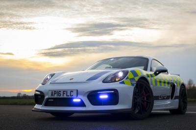 Porsche cayman gt4 police 1