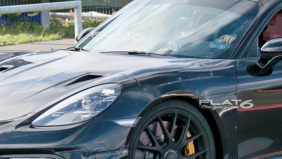 Porsche cayman gt4 rs 2