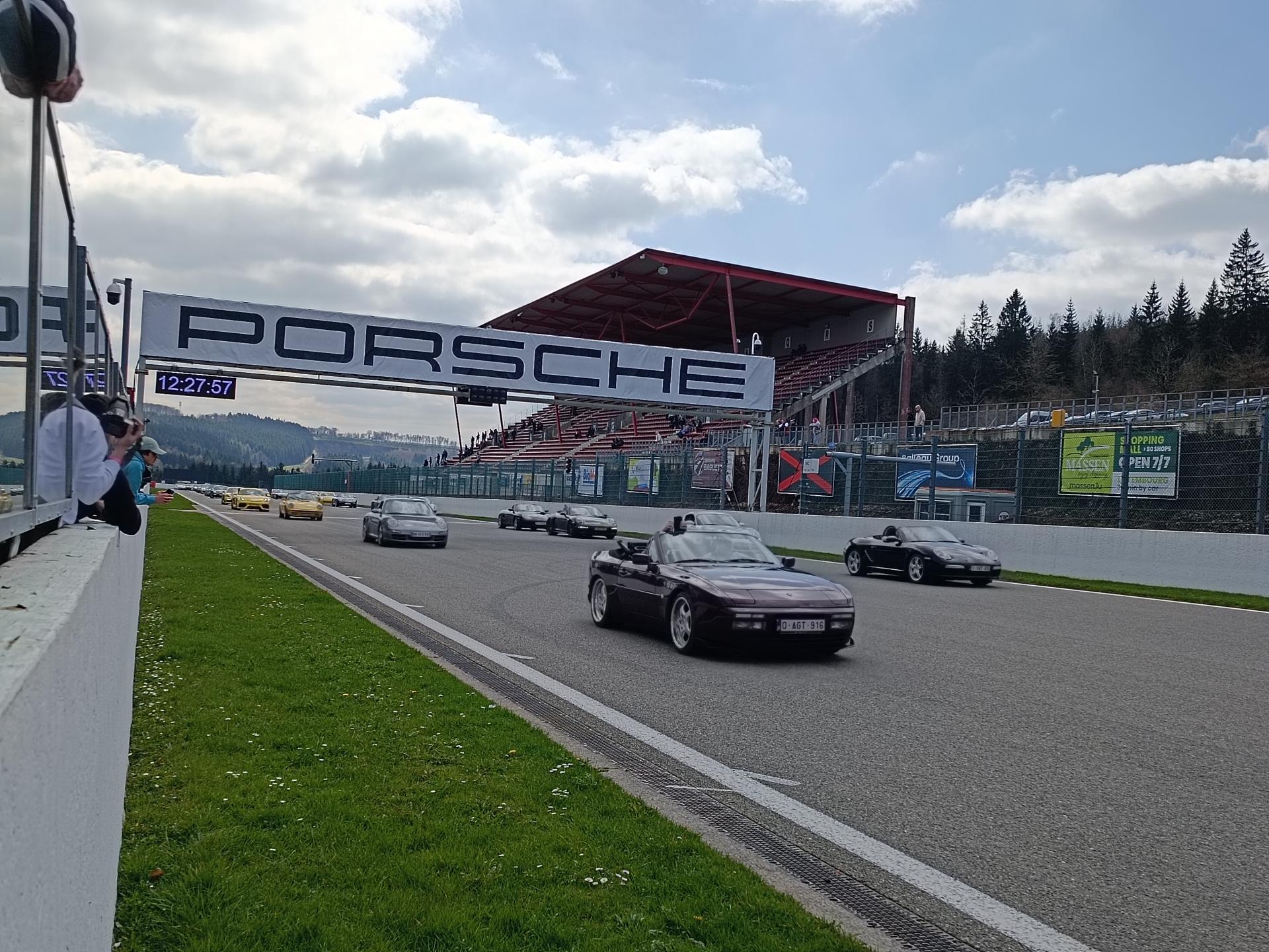 Porsche club francorchamps days flat 6 mag