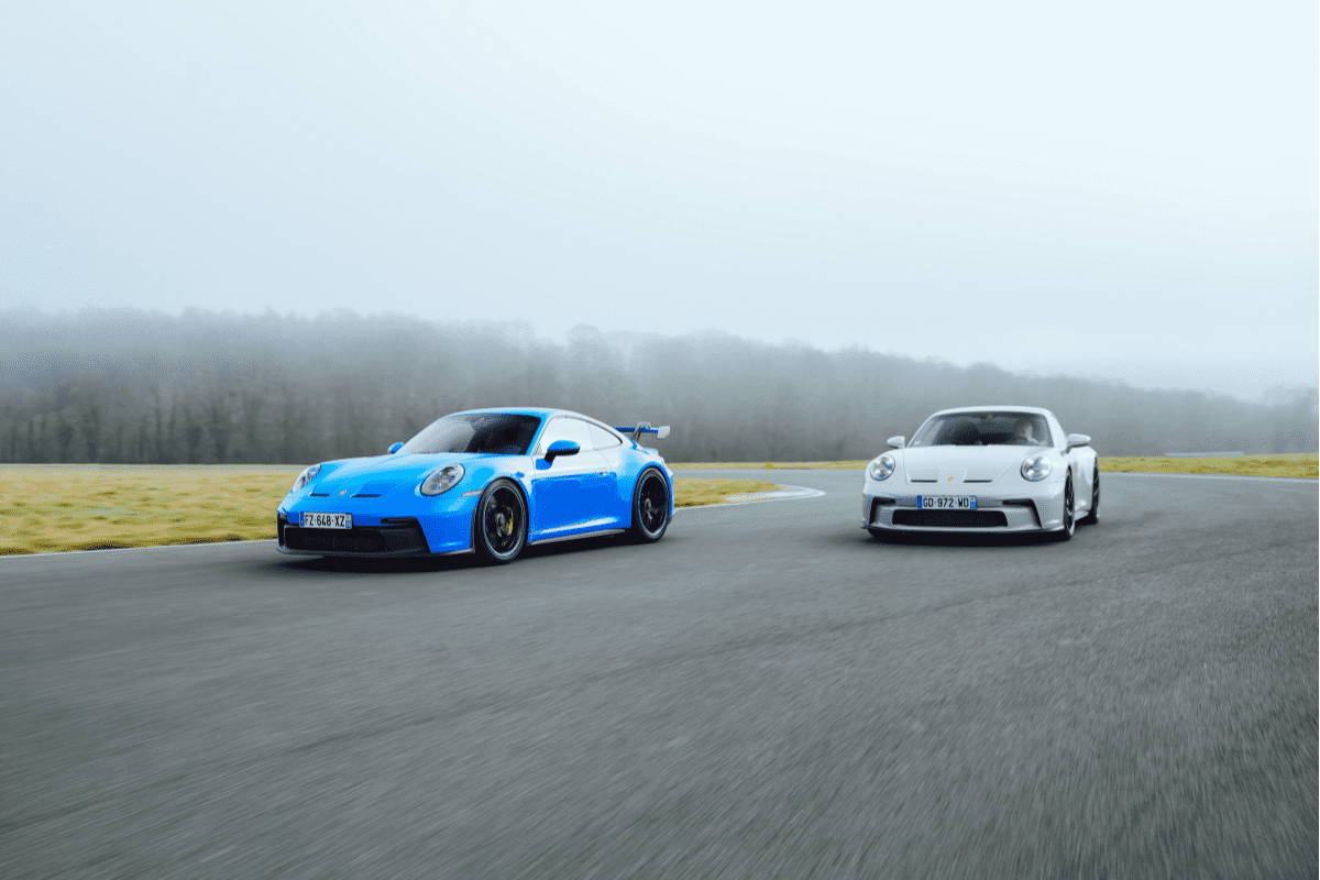 Porsche gt3 vs gt3 touring flat 6