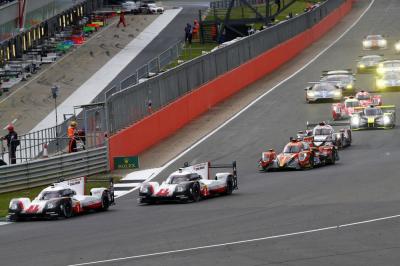 Porsche lmp team race start