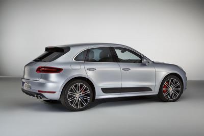 Porsche macan turbo avec pack performance 4