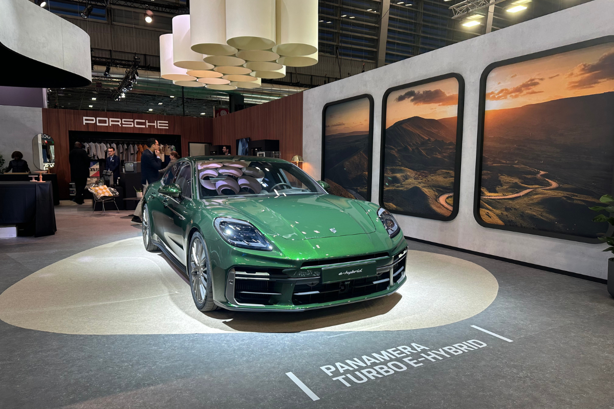 Porsche panamera retromobile 2024