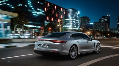 Porsche panamera turbo s e hybrid 2