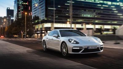 Porsche panamera turbo s e hybrid 5