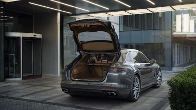 Porsche panamera turbo sport turismo