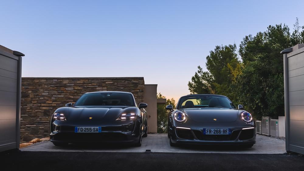 Porsche taycan 4s et 911 targa flat 6 magazine