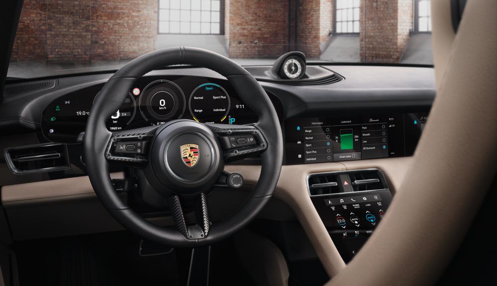 Porsche taycan cockpit