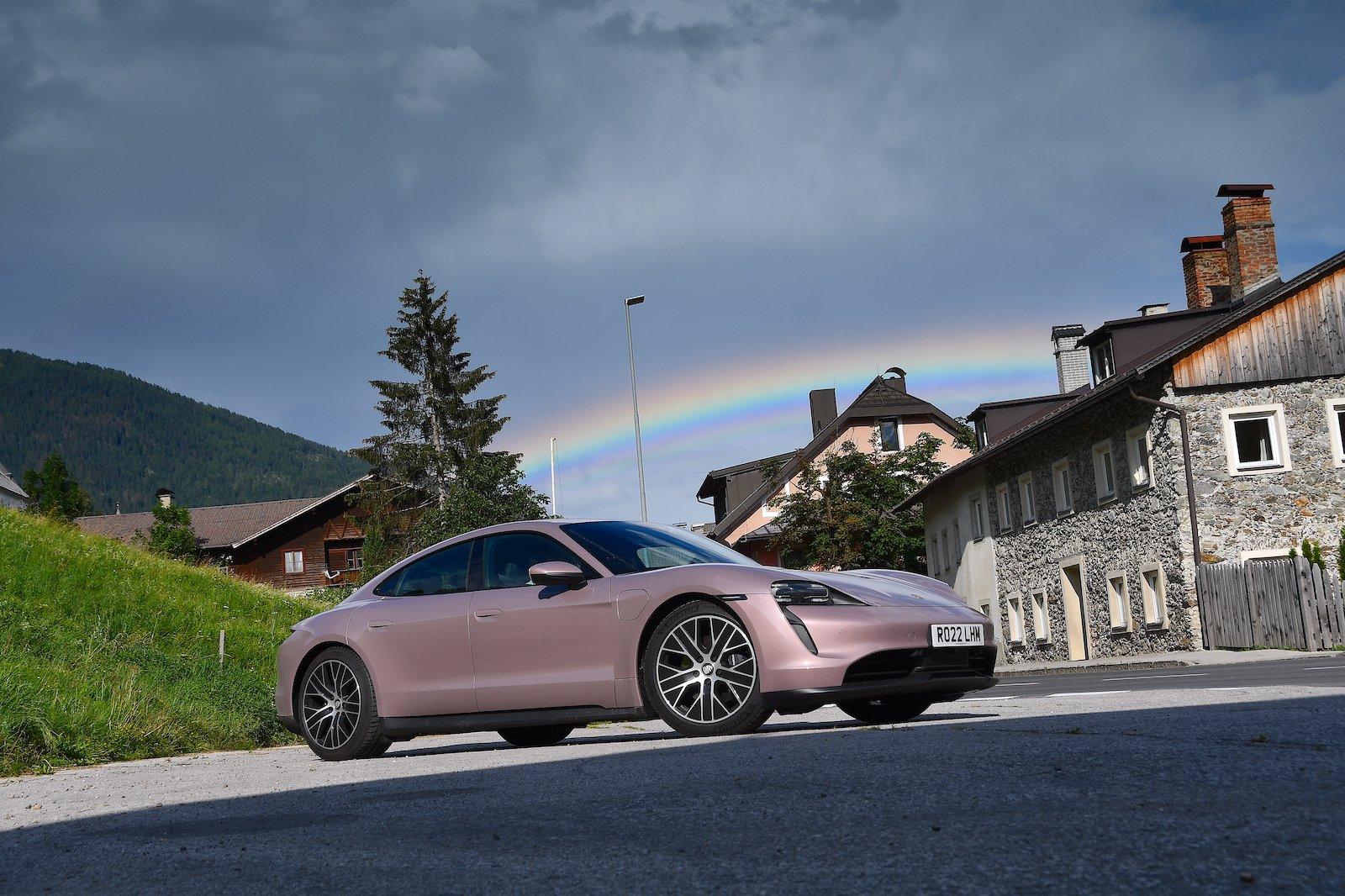 Porsche Taycan : 14 pays traversés en 24 heures, un record en électrique